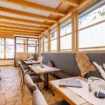 Venter Bergwelt 4* וונט